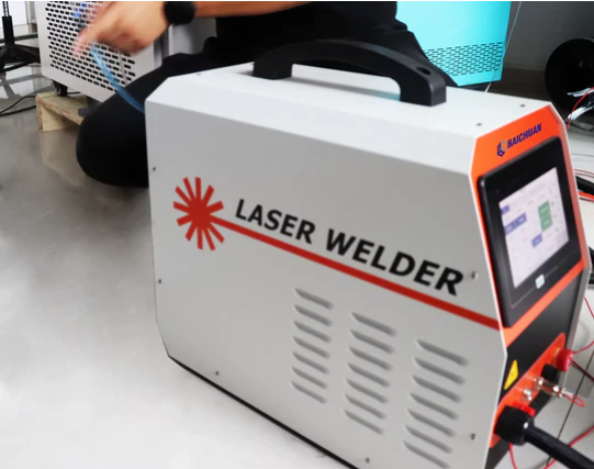 Máquina de Solda Laser Portátil Multiprocesso 150A Proteção Térmica + Brinde Rolo de Solda